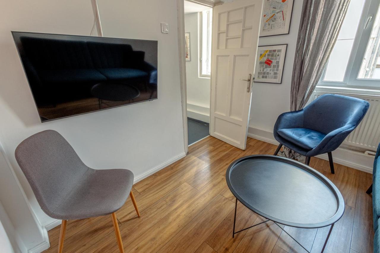 First Hostel Bucur 21 Бухарест Экстерьер фото